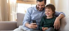 À quel âge donnez-vous à votre enfant son premier smartphone ? Et quel abonnement mobile choisir ?